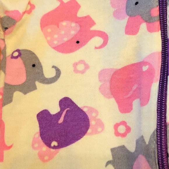 Snug fitting zip up sleeper/footie with elephant print - Picture 3 of 4